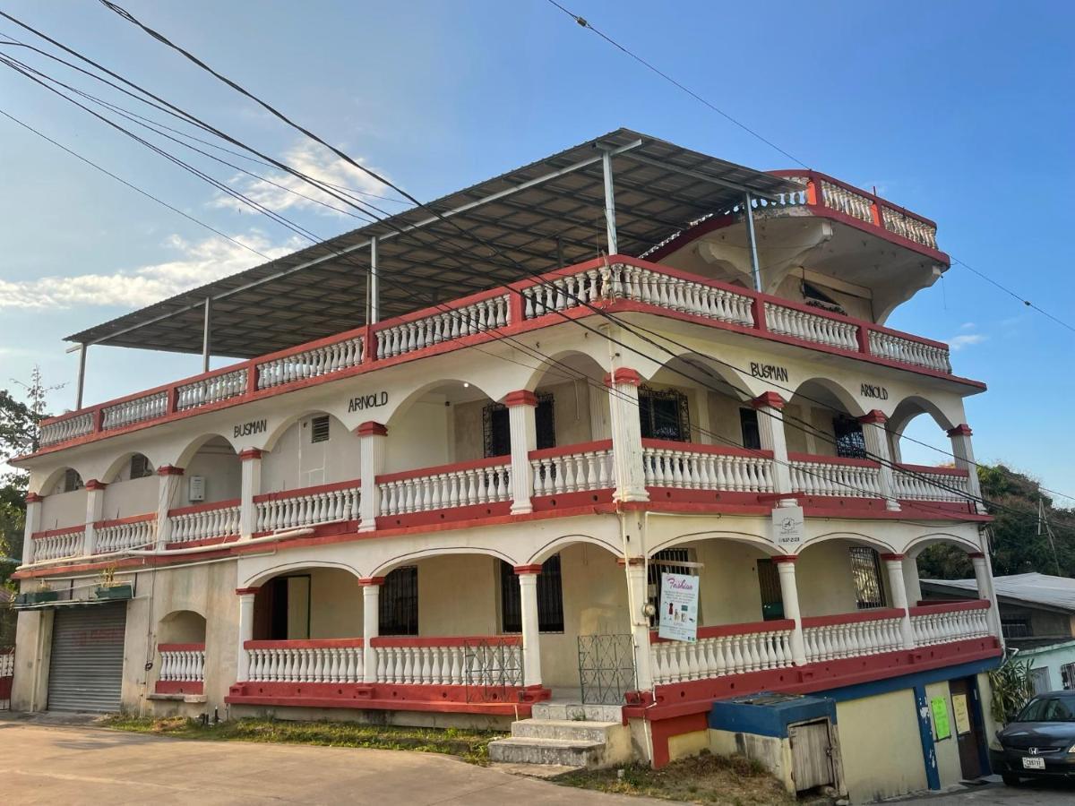 Arnold'S Guest House San Ignacio Eksteriør billede