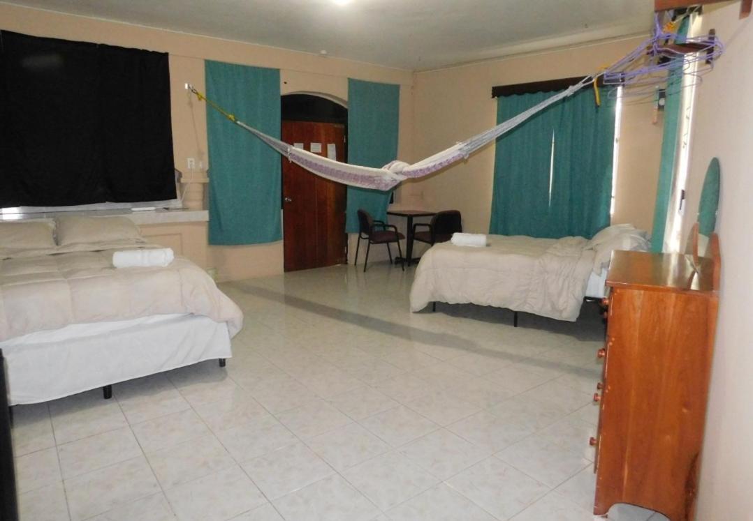 Arnold'S Guest House San Ignacio Eksteriør billede